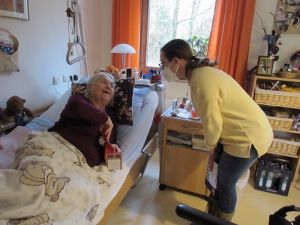 Sonnenstern Weihnachten 2021 im AH_5q.JPG